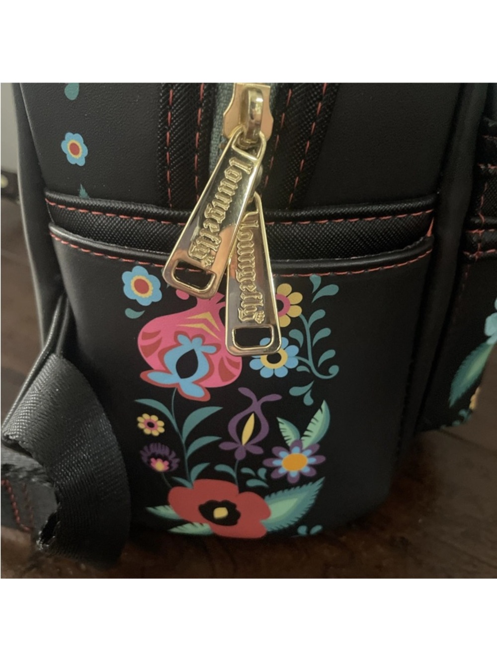 Loungefly Alice in Wonderland Black Floral Mini Backpack Disney - Picture 6 of 15
